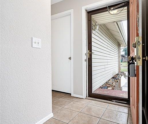 5th image of 6721 NW 124th Ter