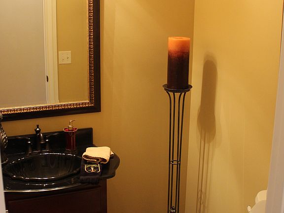 4th image of 5084 Holland Ct