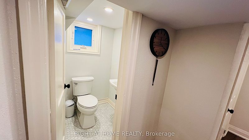 Toronto House for rent - 4 Bedrooms — photo 31