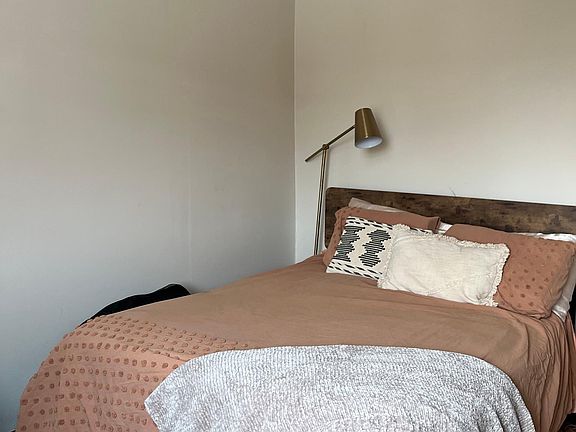 5th image of 1410 W Blackhawk St #3E