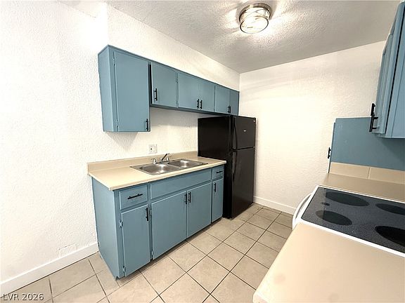 5th image of 2030 Sunrise Ave APT 2