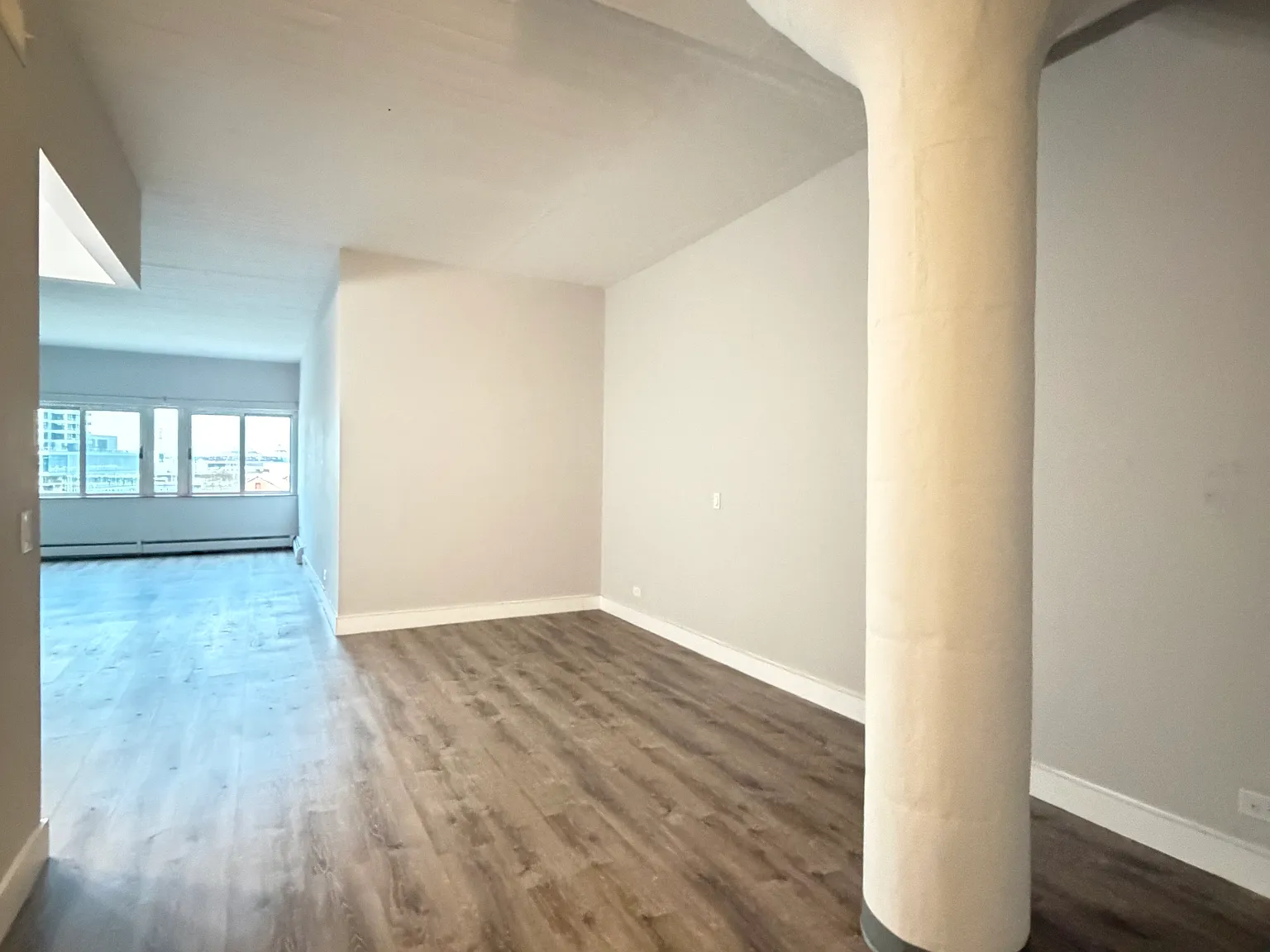 Studio, 900 sqft, $2,450 — Photo 3