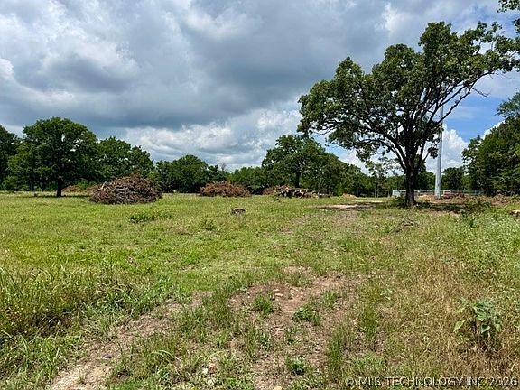 4th image of 10058 McDuffee Rd
