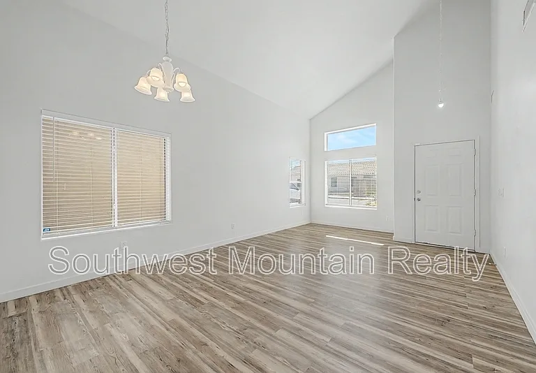 33583 N Wash View Rd — Photo 4