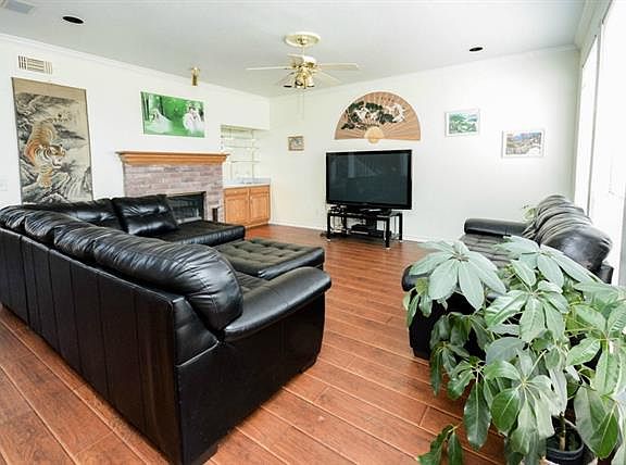 5th image of 214 Martin Dr