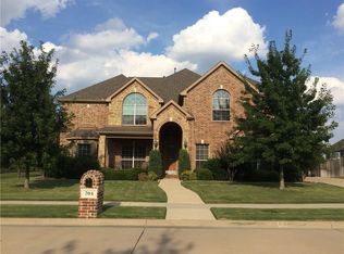 704 Montclaire Dr, Mansfield, TX 76063