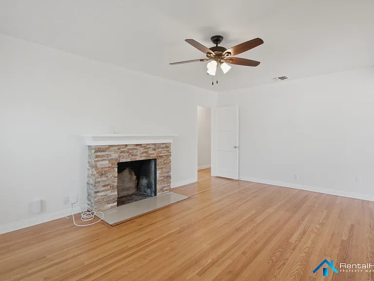 2109 W Monterey Ave — Photo 2