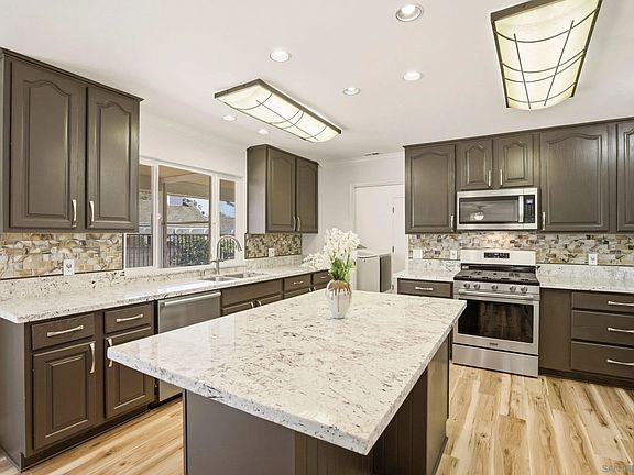 3rd image of 28221 Stonington Way