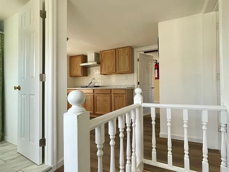 46 E Market St — Photo 9