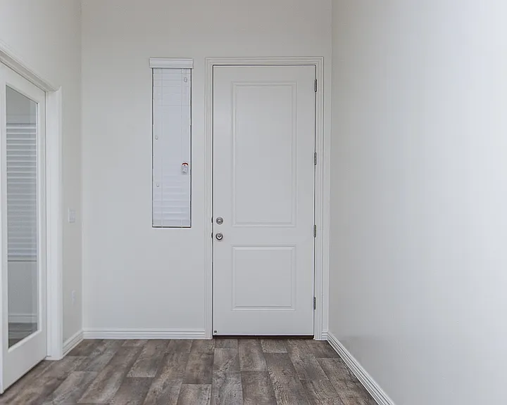 3252 E Tanoak Dr — Photo 2