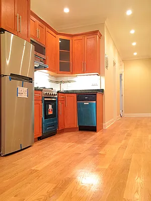 Rented by Rapid Realty Cobble Hill | media 32