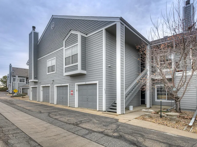 7437 Singing Hills Dr — Photo 10