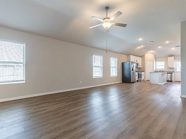 6418 Willow Point Blvd — Photo 4