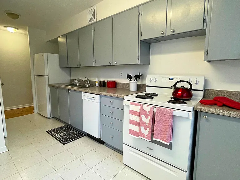 1423 Mississauga Valley Blvd — Photo 12