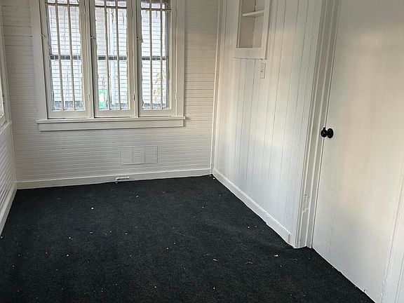 2nd image of 2828 Leahy St