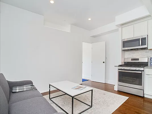 Rented by REAL New York | media 5