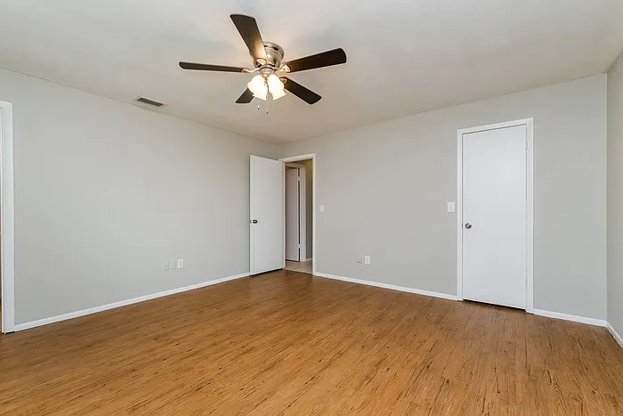 3407 Groveview Dr — Photo 8