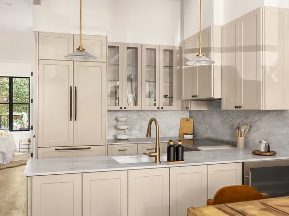 378 Eight Street image 5 of 15