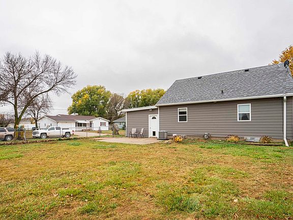 4th image of 3200 Idlewood St