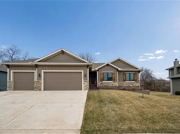 1402 NW Burr Oak Ln, Grain Valley, MO 64029