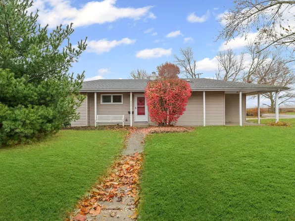 911 S Longview Rd, Monticello, IL 61856