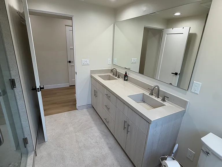 1090 E Verdugo Ave — Photo 16