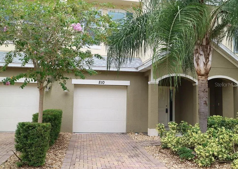 3 bed, 2.5 bath, 2178 sqft, $2,500 — Photo 2