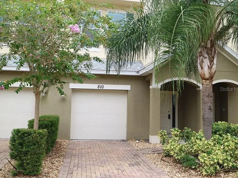 810 Callista Cay Loop — Photo 2