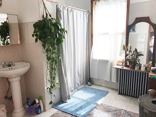 Rented by Ulas Real Estates Inc | media 55