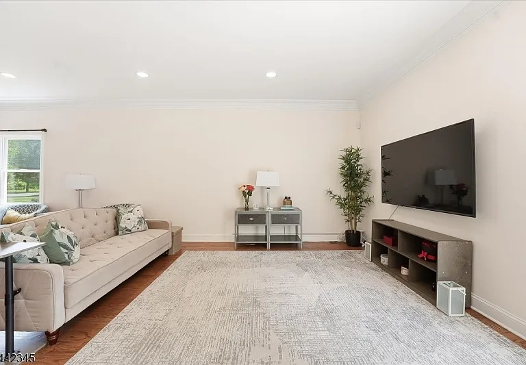 6 Poplar Pl — Photo 11