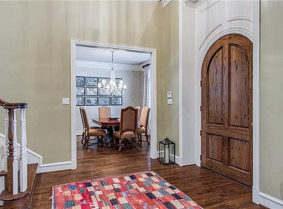 2nd image of 5932 Glendower Ln