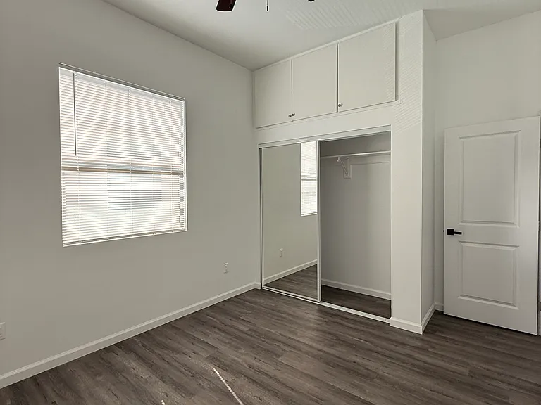 1821 N Ave #1 — Photo 2