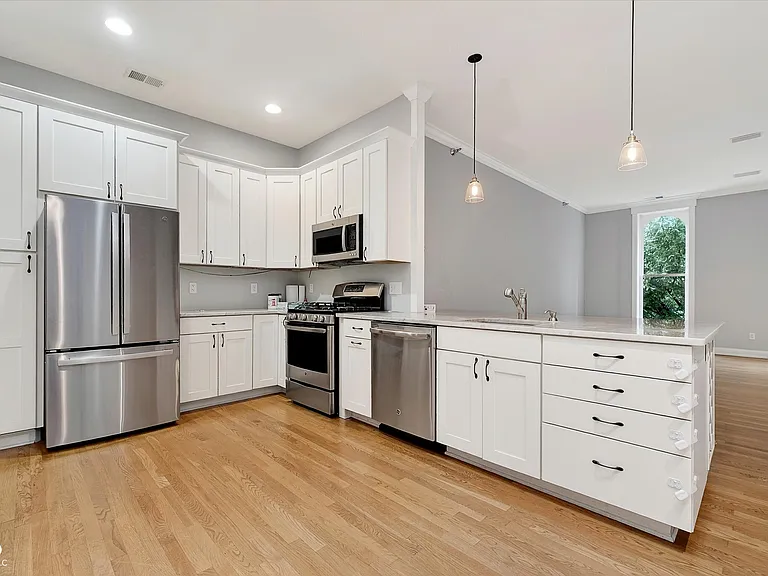 706 Massachusetts Ave #203 — Photo 8
