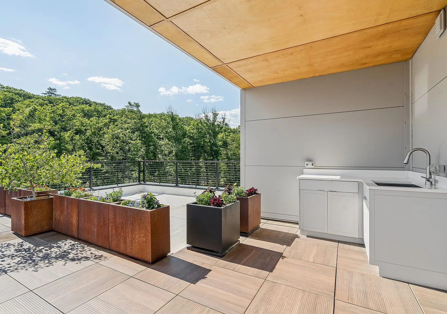 2 Bedroom Condo at Treetops — Photo 4