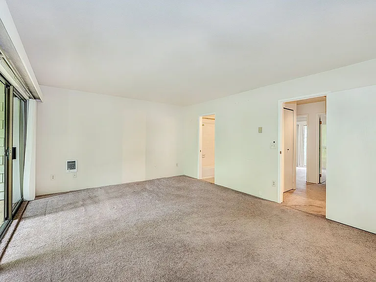 22715 Lakeview Dr #J2 — Photo 15