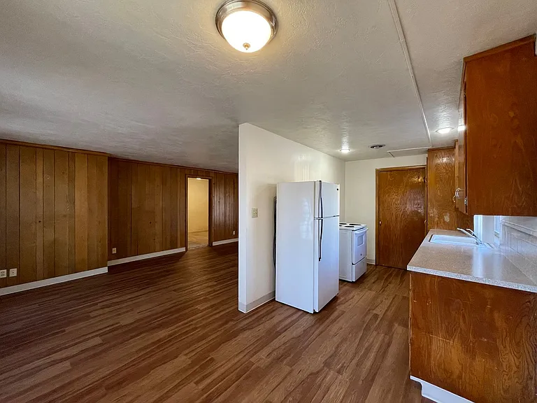 1570pe — Photo 6
