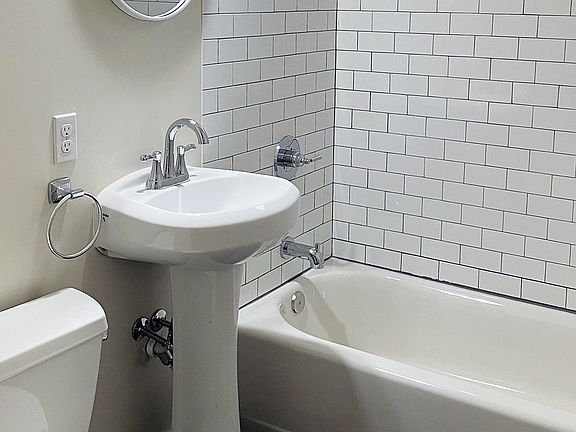 5th image of 210 S Winebiddle St APT 1
