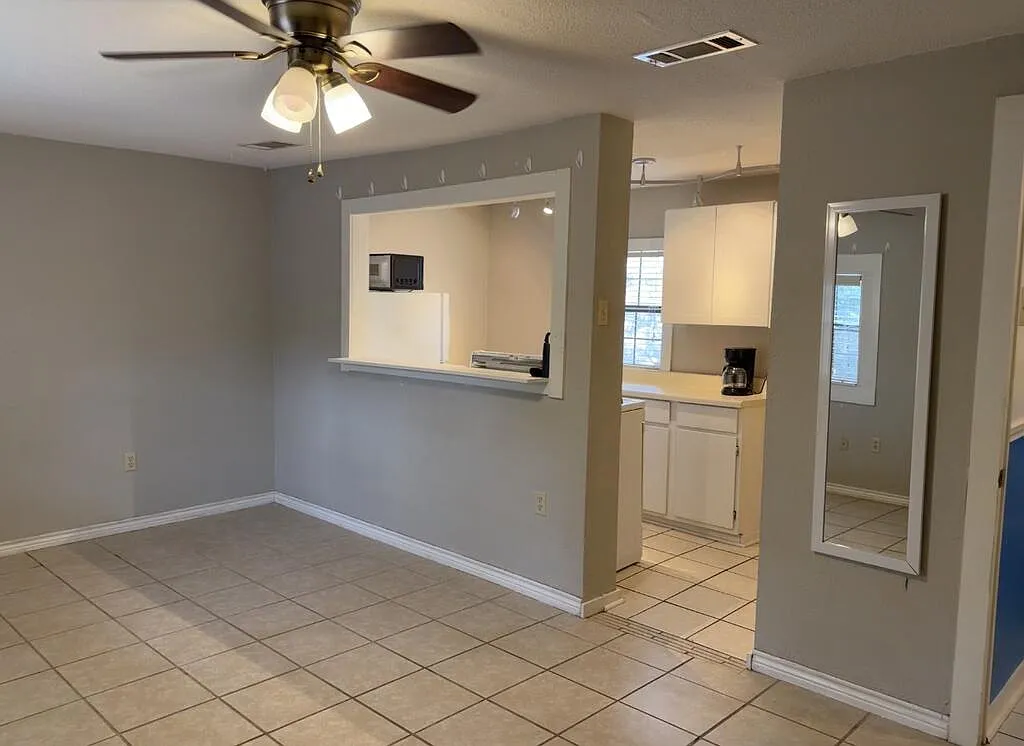 1 bed, 1.0 bath, 680 sqft, $1,300 — Photo 2