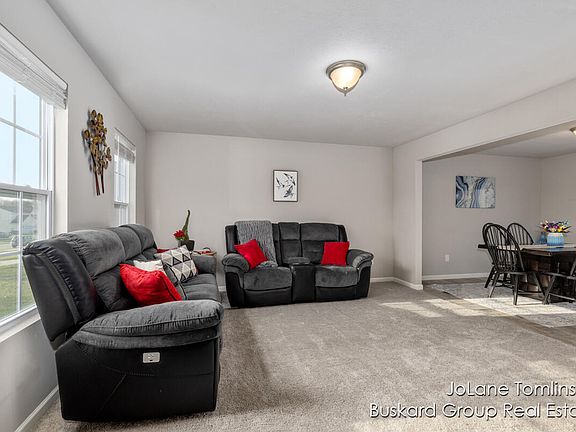 3rd image of 10626 Woodbushe Dr SE