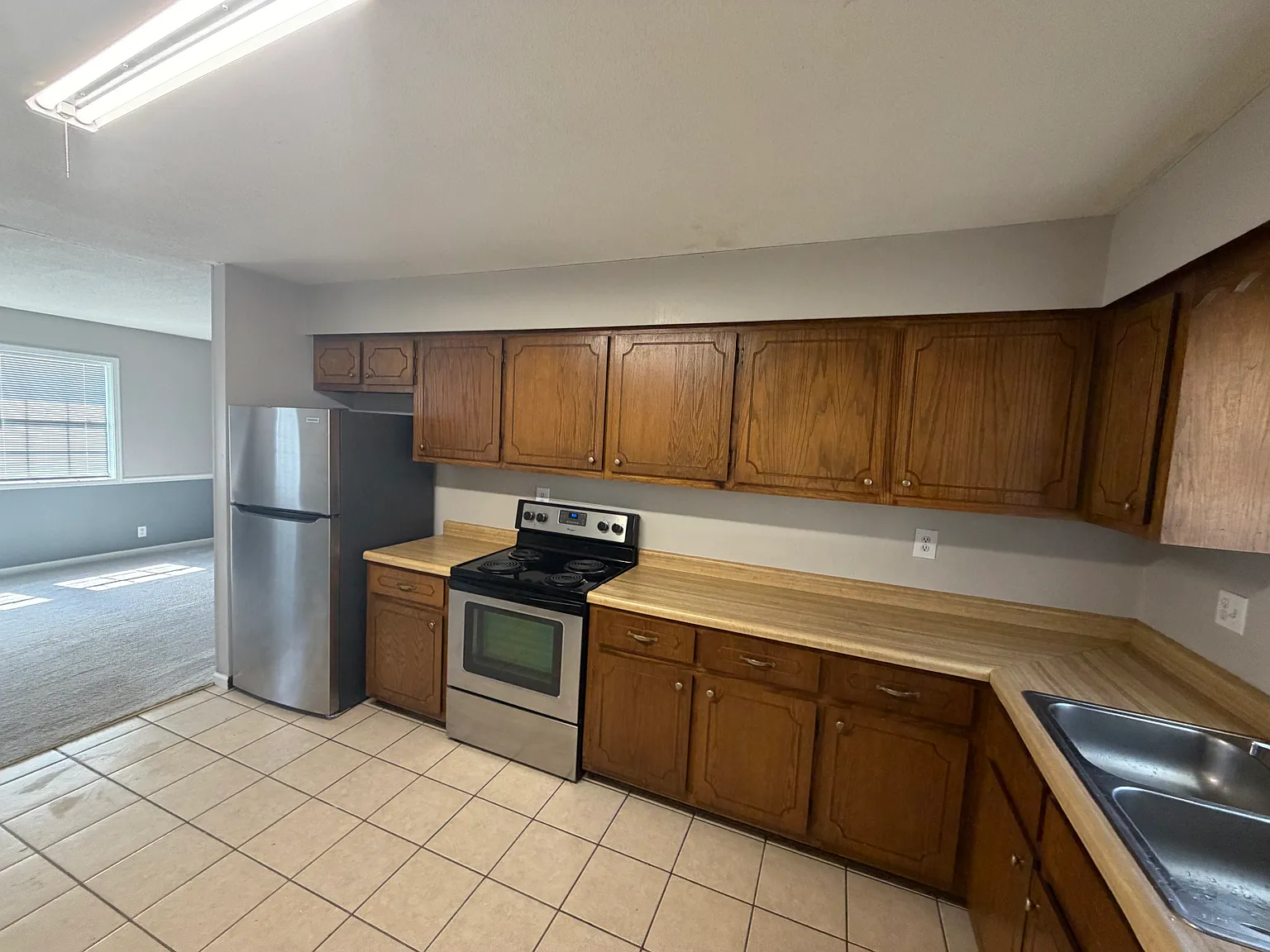 3 bed, 1309 sqft, $1,100 — Photo 2