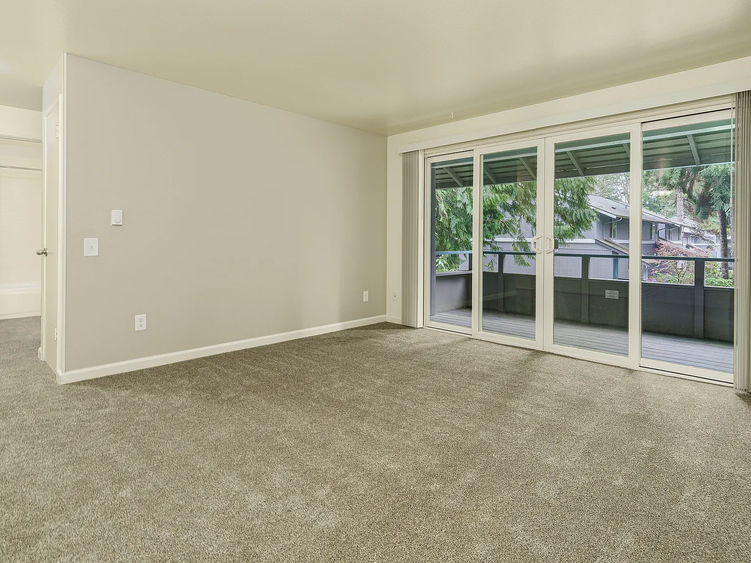 Lynnwood Garden Village — Photo 3