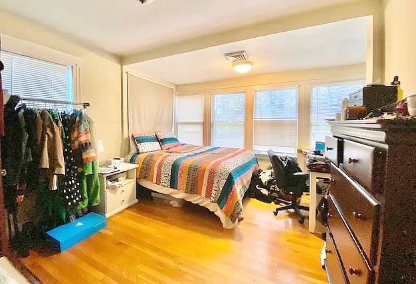 1st image of 152 Parker Hill Ave