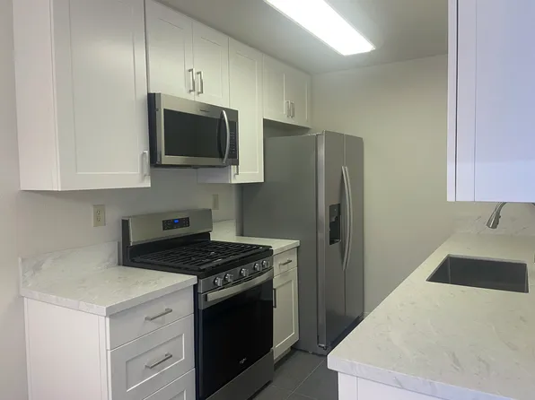 461 E Providencia Ave #8, Burbank, CA 91501