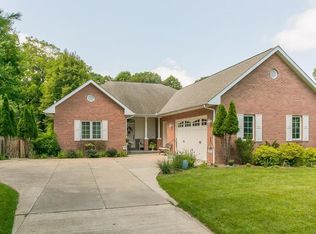 285 34th St SE, Cedar Rapids, IA 52403