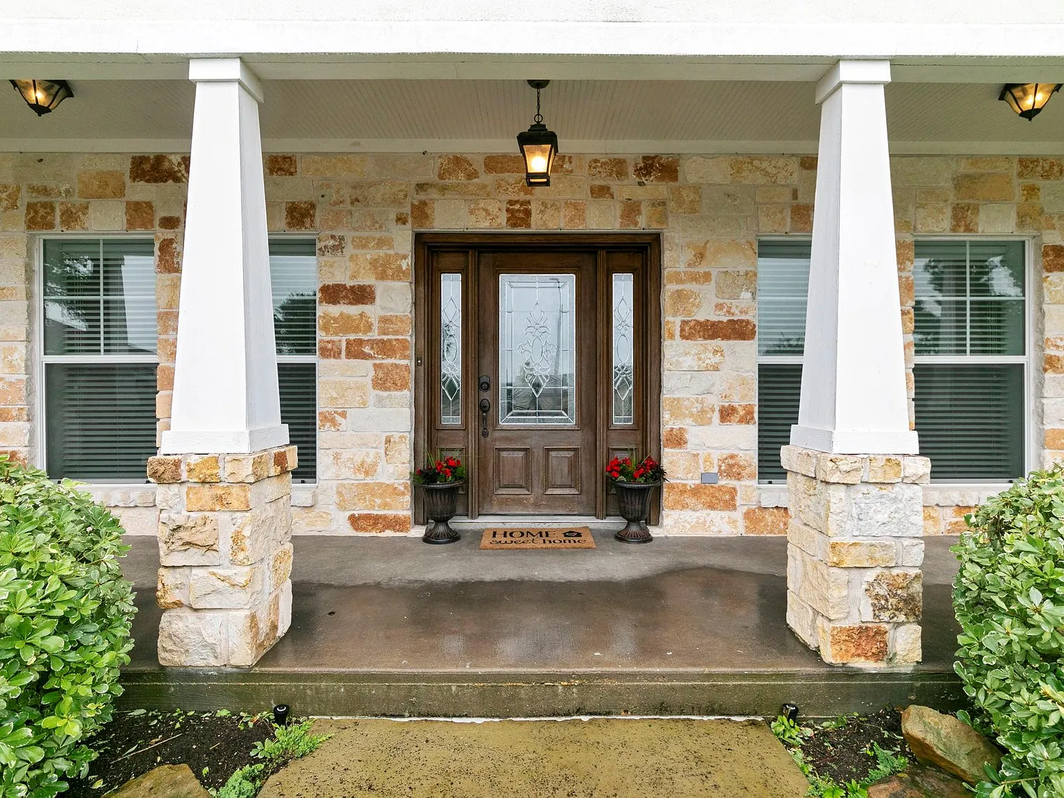 4 bed, 2.5 bath, 3339 sqft, $3,600 — Photo 3