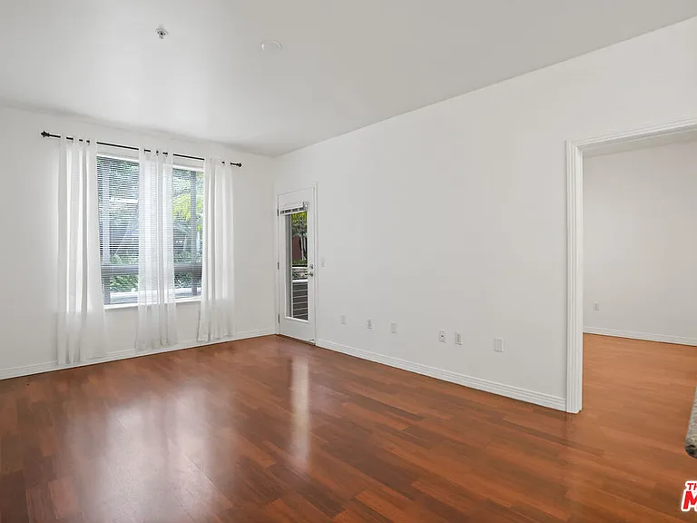100 S Alameda St #115 — Photo 3