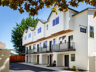 1667 SE Sherrett St, Portland, OR, 97202