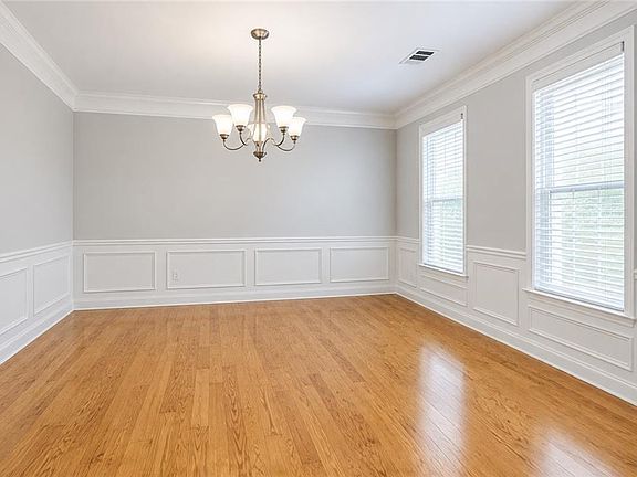 5th image of 3538 Old Towne Ln