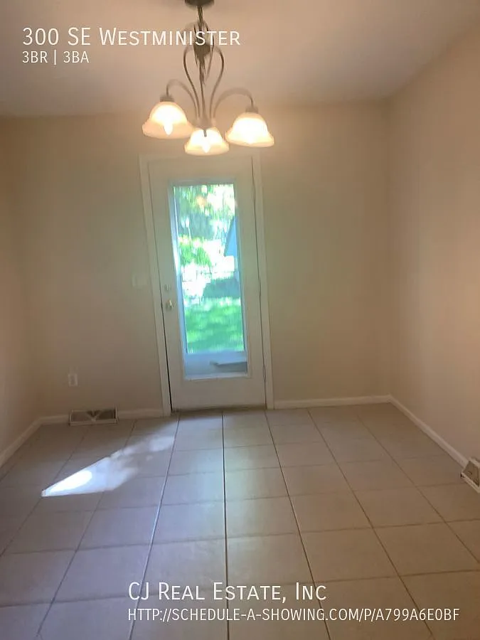 3 bed, 2.5 bath, $1,800 — Photo 3