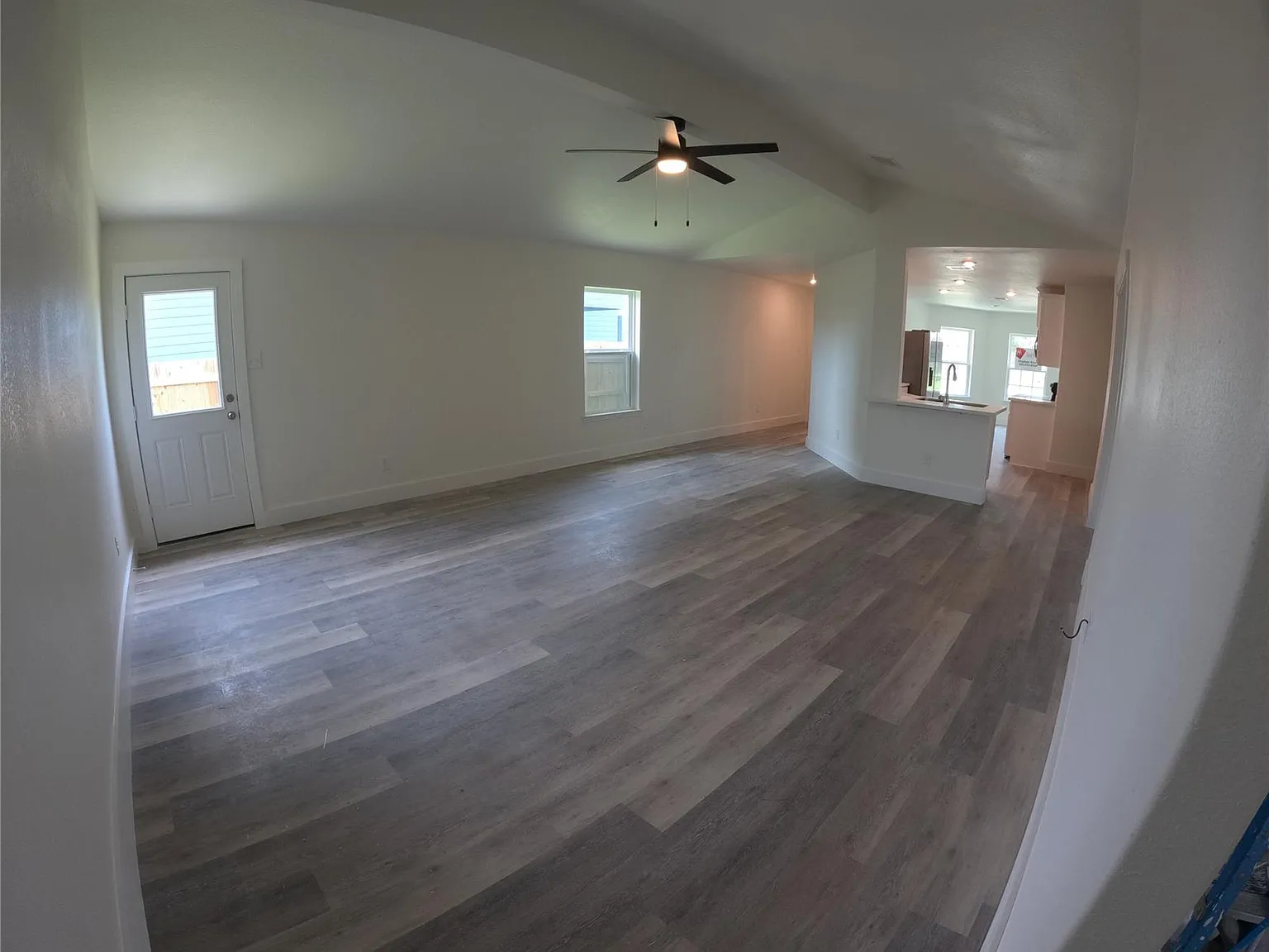 4 bed, 2.0 bath, 1775 sqft, $2,250 — Photo 4